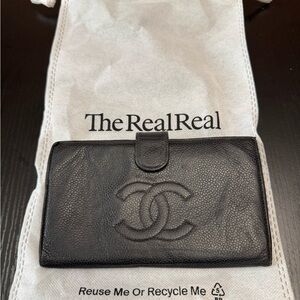 CHANEL Black caviar Wallet